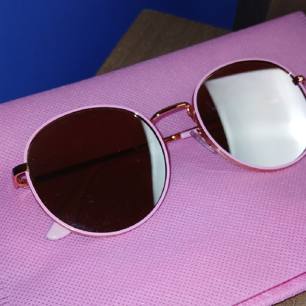 Chic Pink Round Sunglasses